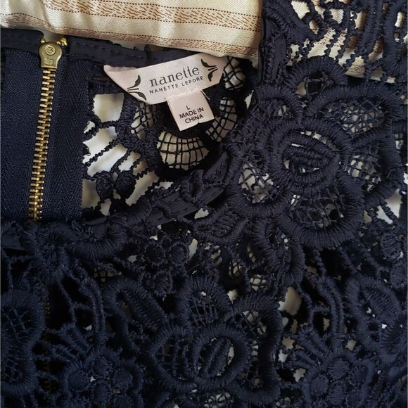 Nanette Lepore Sleeveless Floral Lace Top Size Large Dark Navy Blue - Picture 6 of 9